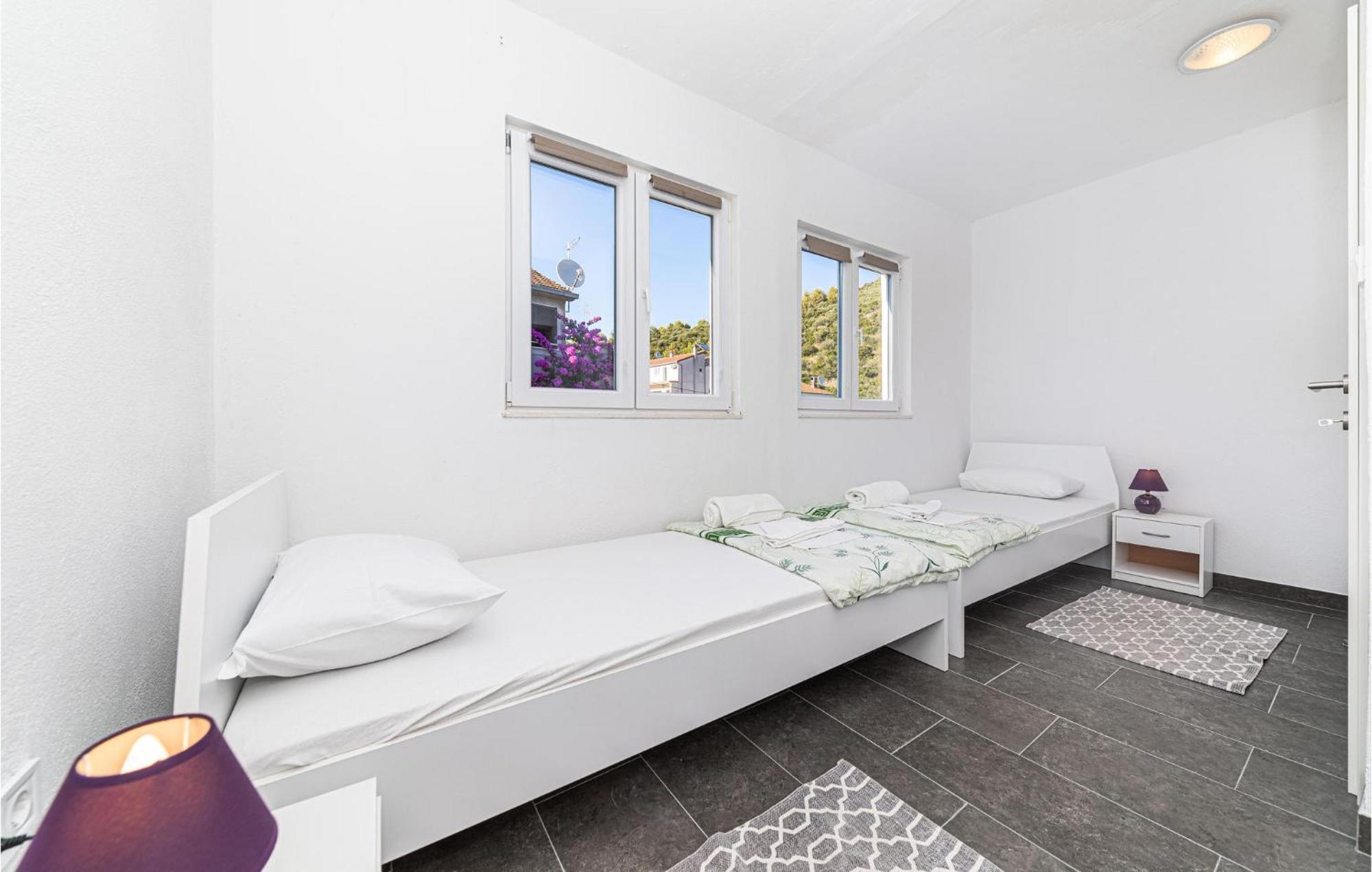 Stunning Home In Marina With Heated Swimming Pool Εξωτερικό φωτογραφία