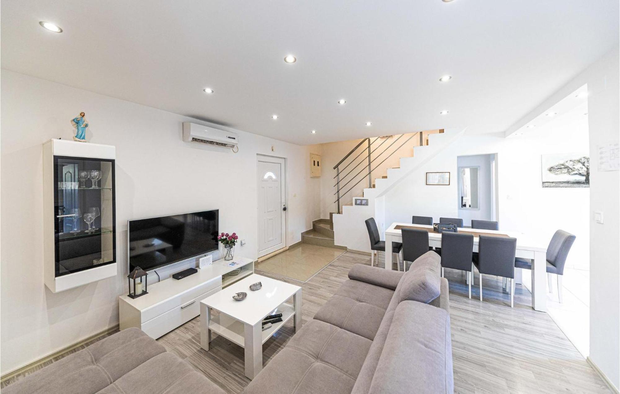 Stunning Home In Marina With Heated Swimming Pool Εξωτερικό φωτογραφία