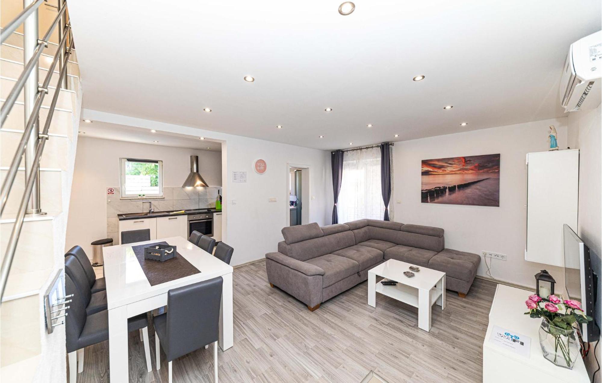 Stunning Home In Marina With Heated Swimming Pool Εξωτερικό φωτογραφία